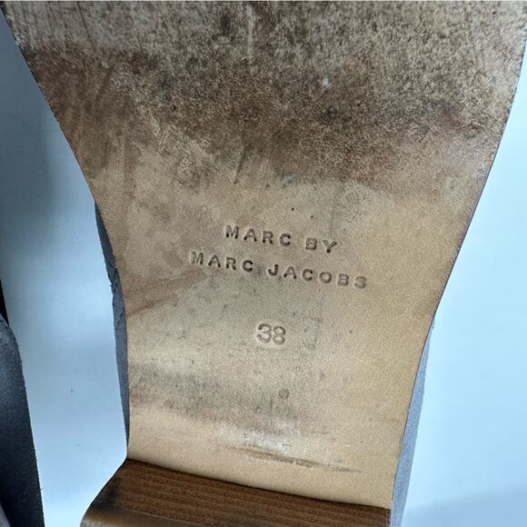 Marc by Marc Jacobs Suede Leather Chelsea Boots in Grey and Black Size 38 / US 8 - Picture 11 of 13